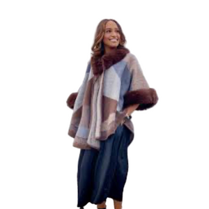 🐾Northern Angel poncho wrap/  Plaid Cape with Fur Trim size S/M GUC